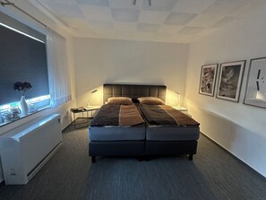 2 Schlafzimmer, Bügeleisen/Bügelbrett, kostenloses WLAN, Bettwäsche