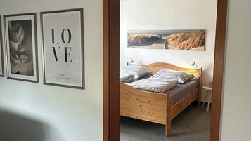2 chambres, fer et planche à repasser, Wi-Fi gratuit, draps fournis
