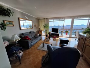 Living area - 2 bedrooms apartment - city center - Magnificent view (Le Havre)
