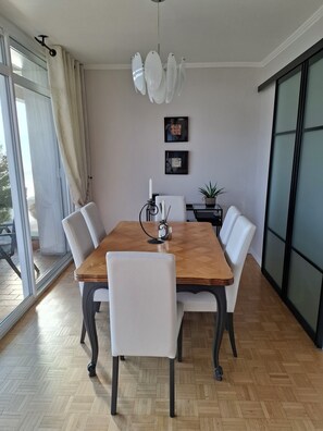 Dining - 2 bedrooms apartment - city center - Magnificent view (Le Havre)