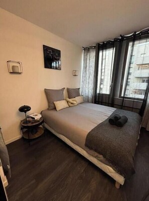 1 chambre, fer et planche à repasser, Wi-Fi, draps fournis