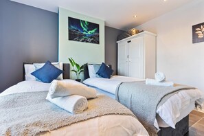 4 Schlafzimmer, Bügeleisen/Bügelbrett, Internetzugang, Bettwäsche