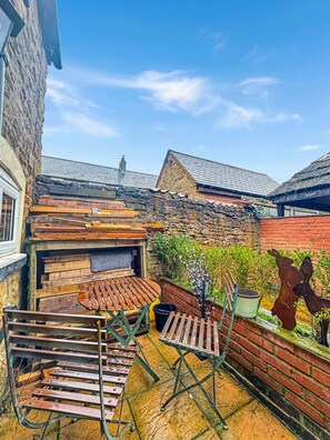 Outdoor dining - Cosy 1 bed cottage - Sleeps 4 (Scalford)