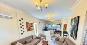 Living area - Villa Flora Gorgeous 3-bedroom villa by Rental Finders Dalyan (dalyan)