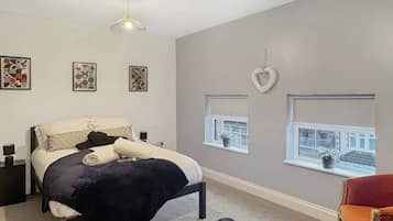 Iron/ironing board, WiFi, bed sheets