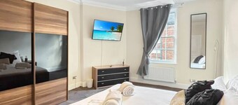 Spacious Central 2 bed Apartment sleeps 8 Newark