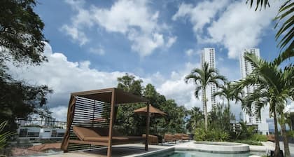 Spacious 2br w Terrace Lounge
