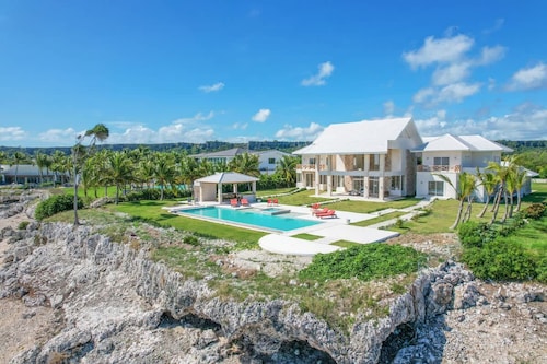 Stunning 6br Villa With Ocean View in Cap Cana