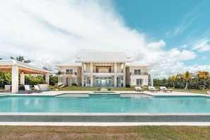 House | 6 bedrooms - Stunning 6br Villa With Ocean View in Cap Cana (Punta Cana)
