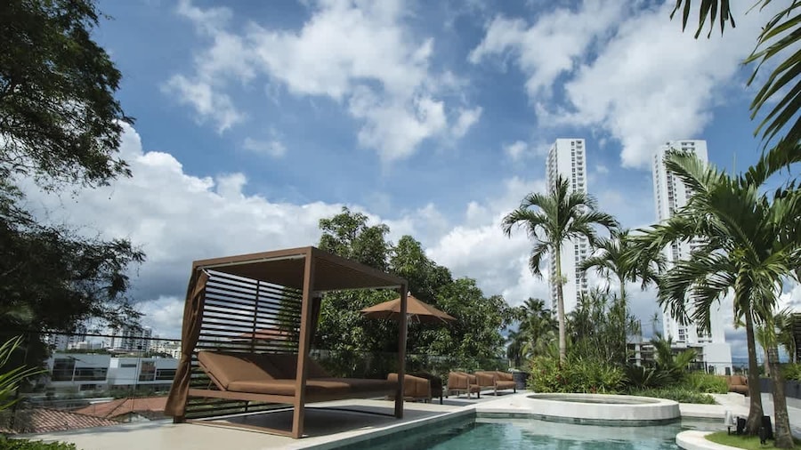Luxury 2br Apt Pool Access