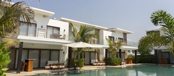Pool Entry 7 Guests 2 Bedrooms