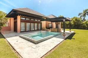 House, Smoking | 2 bedrooms - Bungalow With Pool and Backyard in Cap Cana (Punta Cana)