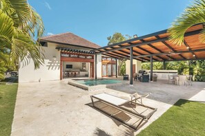 House - Amazing Villa With Private Patio bbq in Cap Cana (Punta Cana)