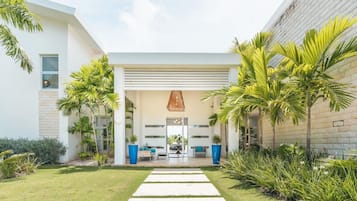 House, Smoking