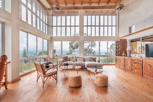 Stunning Villa w Pool Mountain View in Jarabacoa