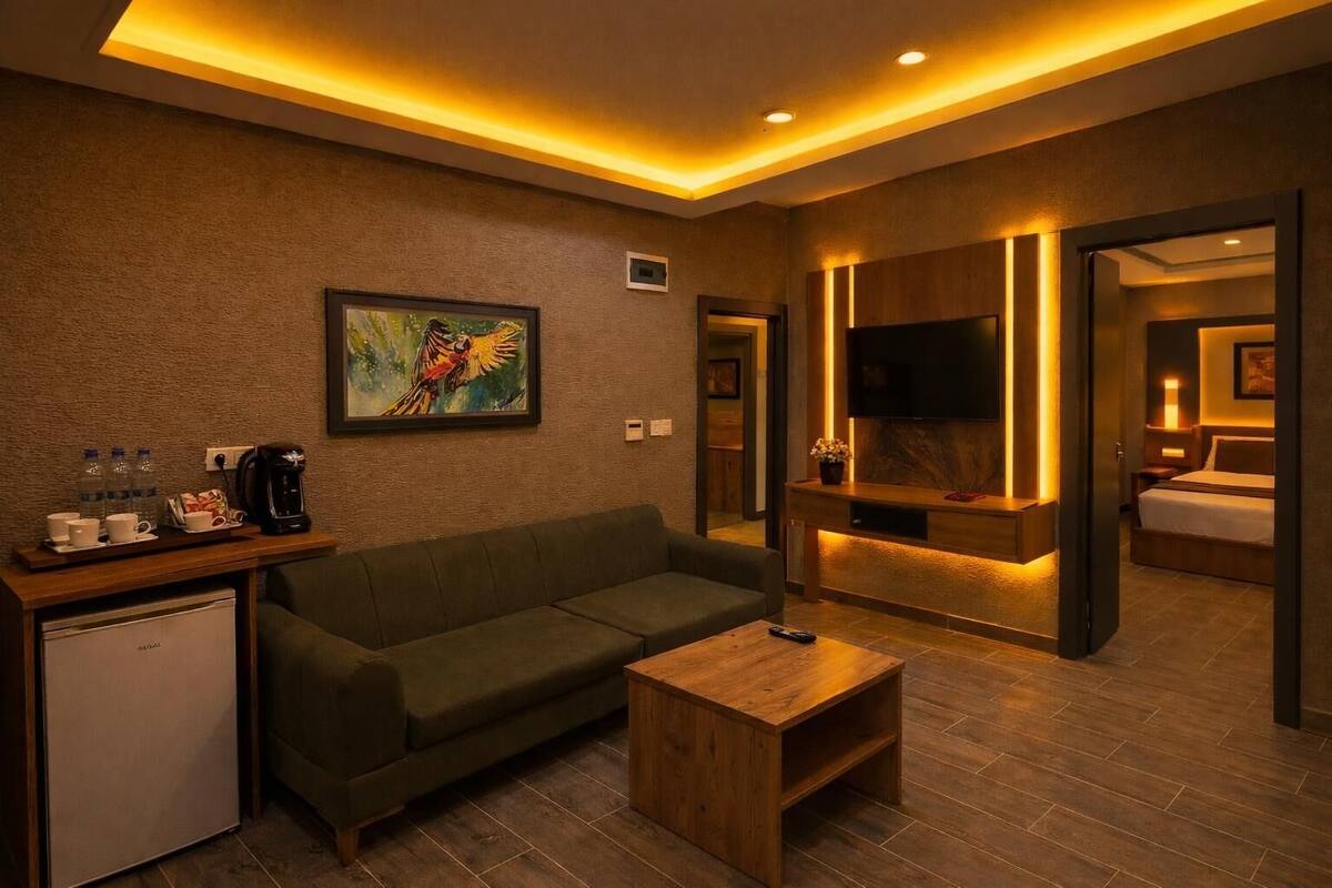 Luxury Room | Living area