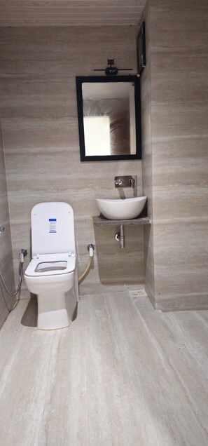 华丽双人房, 城市景观 | 浴室