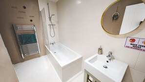 House | 4 bedrooms - Perfect for Contractors 4-bedrooms Sleeps 7 (Crewe)