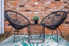 House | 2 bedrooms - Stylish Home Incredible Location Sleeps 5 (Chester)
