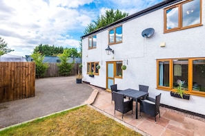 House - Charming Cottage Ideal for Families Free Parking (Chester)