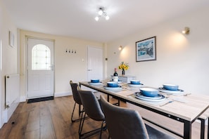 House - Charming Cottage Ideal for Families Free Parking (Chester)