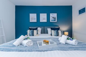 House | 2 bedrooms - NEW Stylish Home City Centre Location Sleeps 6 (Chester)