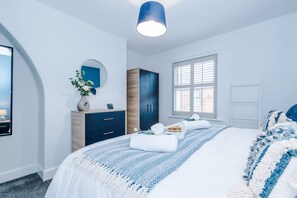 House | 2 bedrooms - NEW Stylish Home City Centre Location Sleeps 6 (Chester)