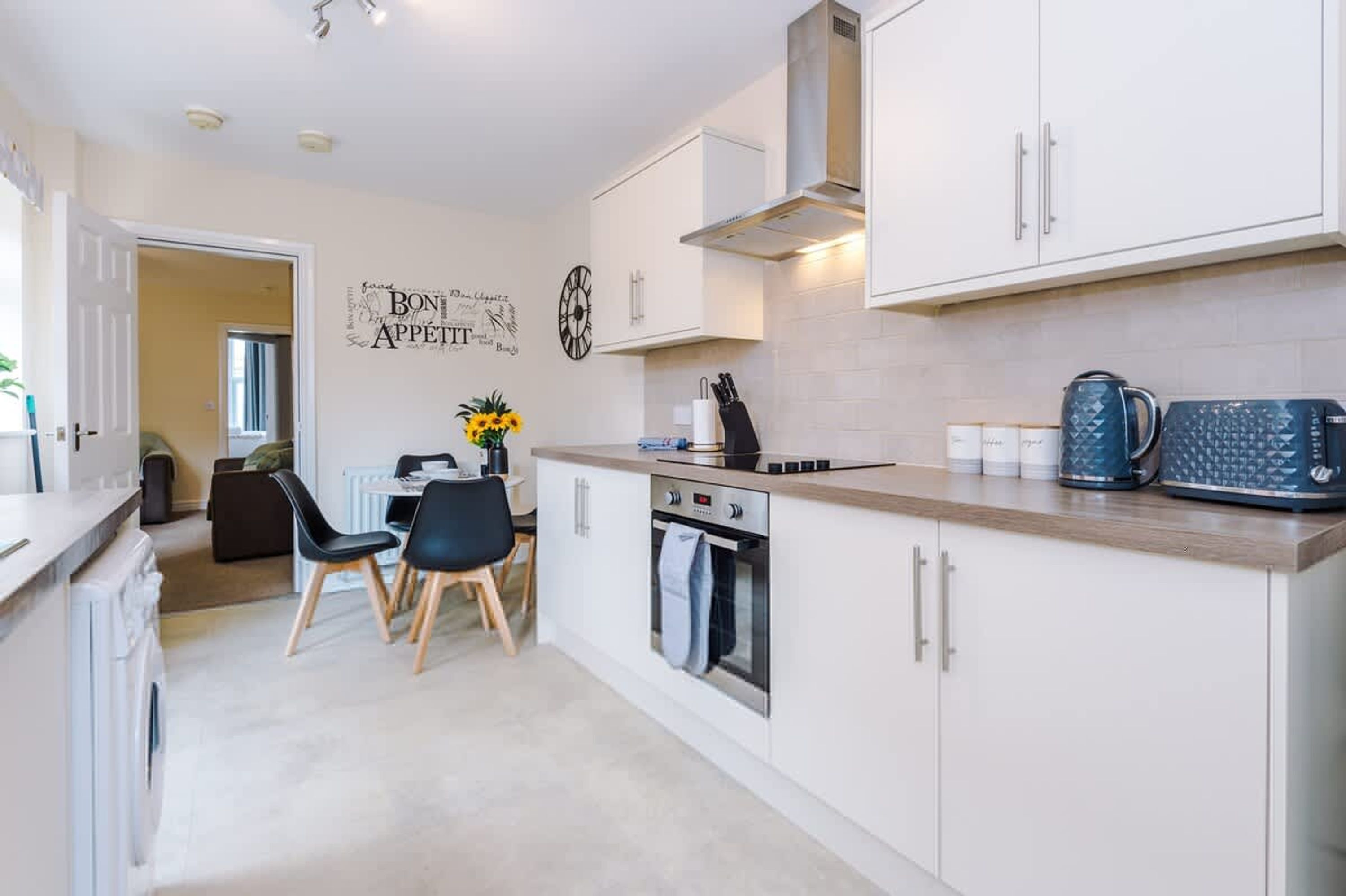House | 1 bedroom, desk, soundproofing