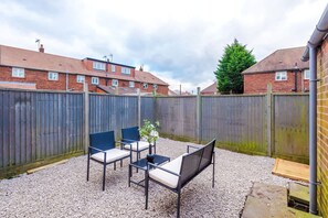 House - NEW Spacious Apartment Ideal for Business Work (Crewe)