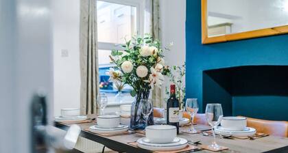 NEW Spacious Stylish Home City Centre Sleep 4