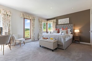 House - Incredible Countryside Getaway With Tennis Court (Godalming)