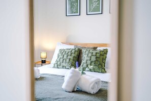 House - Spacious Home Ideal for Professionals Sleeps 8 (Crewe)