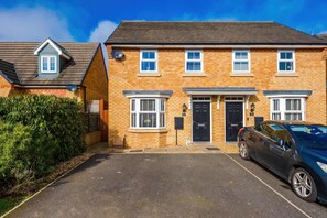 House - Ideal for Business Long-term Guests Free Parking (Crewe)