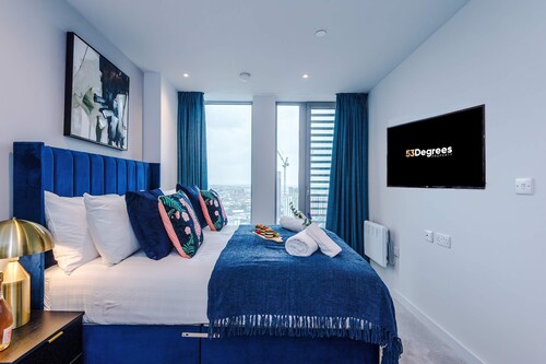 Stunning New 2-bed Flat in Manchester Perfect for Couples