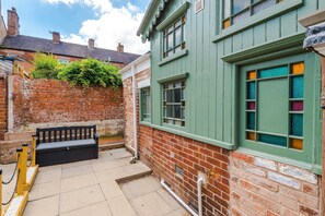 House - Cozy 3-bed Home Perfect for Business Groups (Leek)