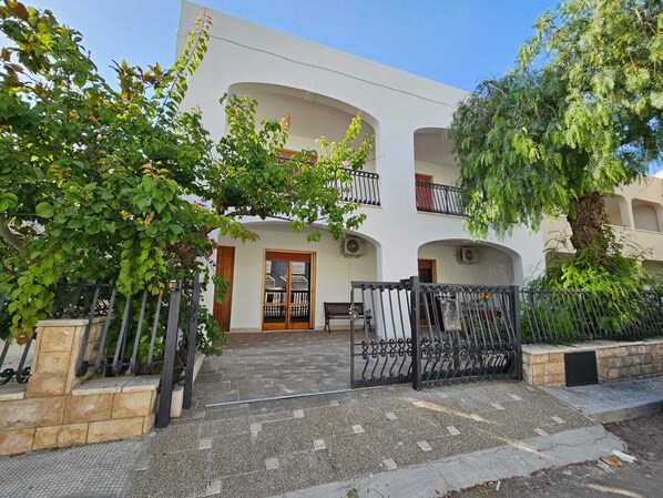 Nicht klassifiziertes Bild, 1 von 14, Schaltfläche