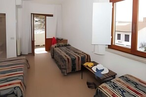 Kamar Quadruple Standar