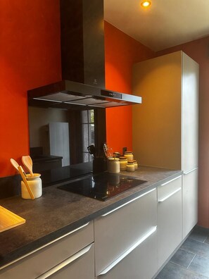 Private kitchen - The jewel case of Fécamp (Saint-Léonard)