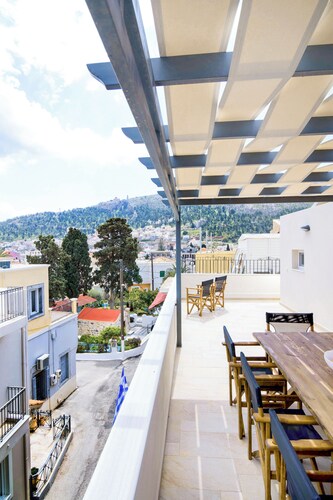 Villa St George