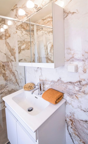 Villa, 3 Bedrooms, Non Smoking | Bathroom