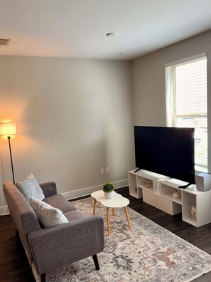 Unclassified image, 4 of 16, button - Modern Cozy Stay in Charlotte
Free Parking + Great Location (Charlotte)