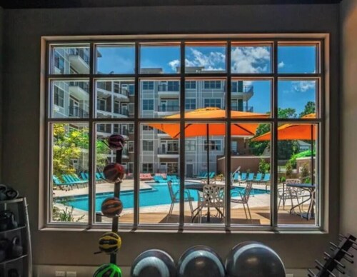 Modern Cozy Stay in Charlotte 
Free Parking + Great Location