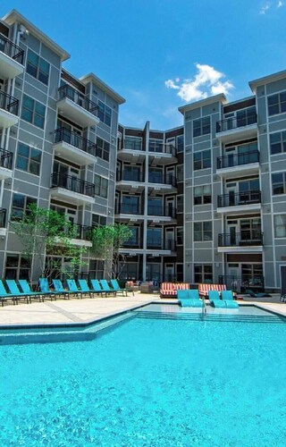 Modern Cozy Stay in Charlotte 
Free Parking + Great Location