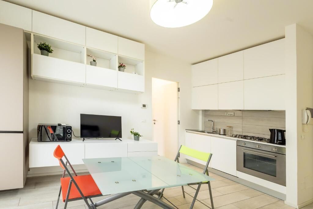 Huoneisto, parveke, näköala pihalle | Oleskelualue
