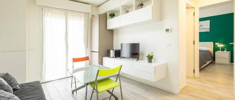 Appartement, balcon, vue cour intérieure | Coin séjour