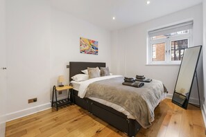 Apartment, Smoking - 2 bed 2 Bath Central London Apt (London)