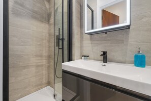 Apartment, Smoking - 2 bed 2 Bath Central London Apt (London)