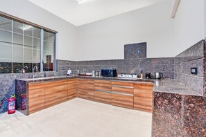 Private kitchen - ELIVAAS Villa 39 Serene 6BHK with Pool (Lonavala)