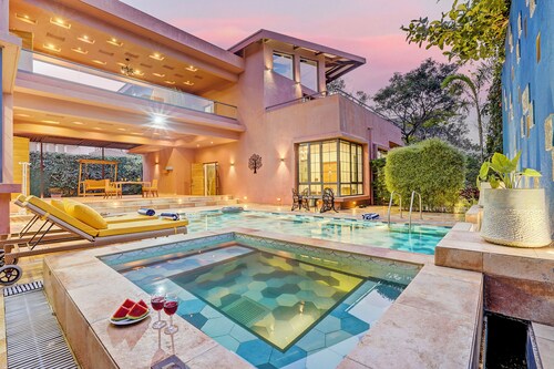 ELIVAAS Villa 39 Serene 6BHK with Pool