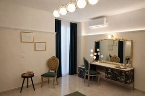 Triple Room, Balcony - Hotiday Catania Stanze Letterarie (Catania)